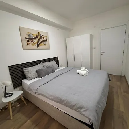 M&m Cozy Apartment-free Parking Daire