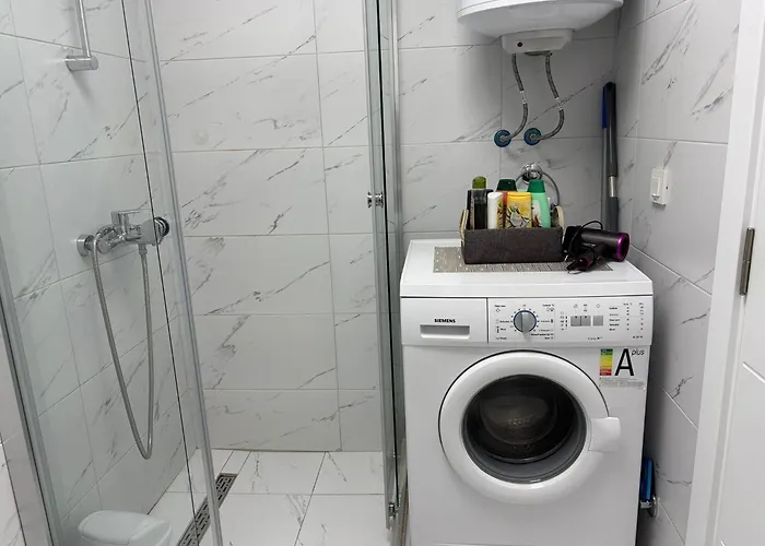 M&m Cozy-free Parking-self Check-in *