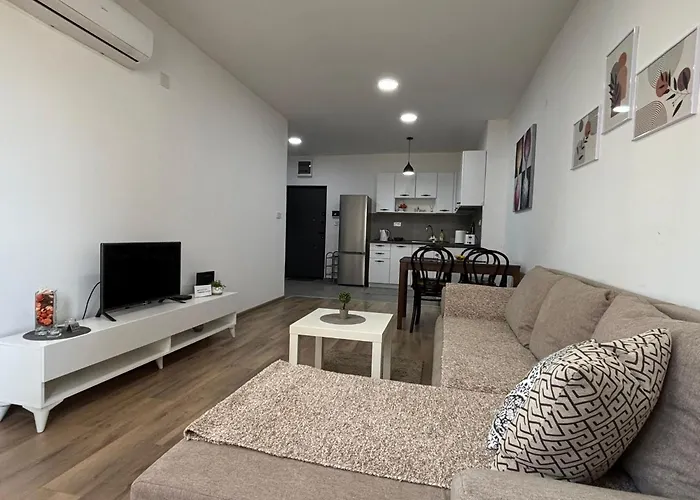 M&m Cozy-free Parking-self Check-in Apartment